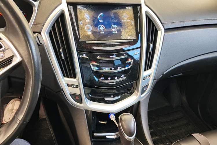 Used Cadillac SRX 2014 3.0L Comfort Model Audio And AC Panel