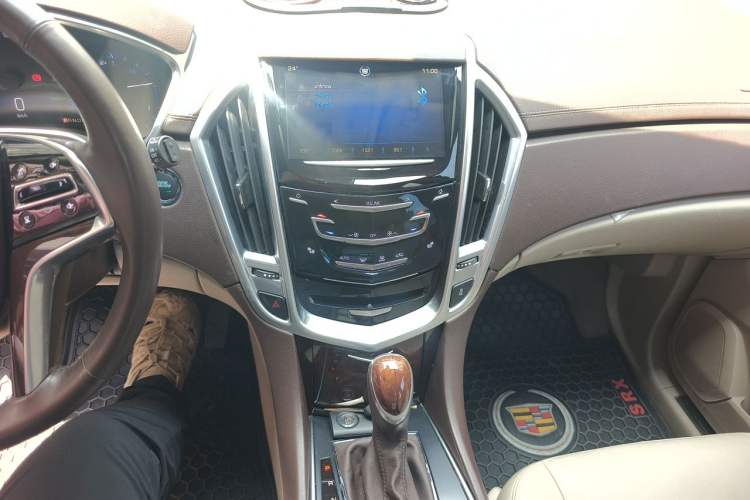 Used Cadillac SRX 2014 3.0L Elite Model Audio And AC Panel