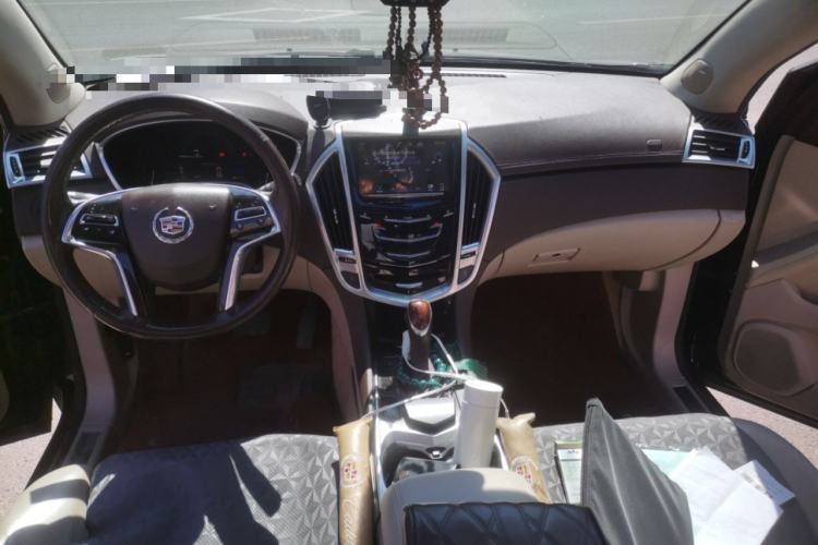 Used Cadillac SRX 2014 3.0L Leading Model Center Console