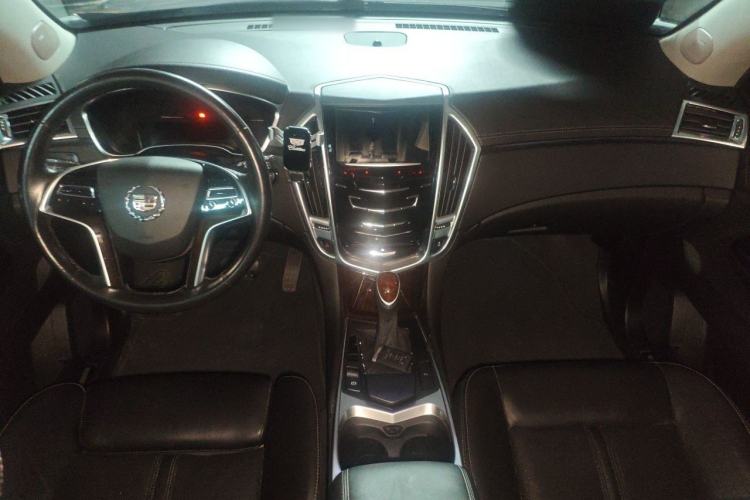 Used Cadillac SRX 2014 3.0L Elite Model Center Console