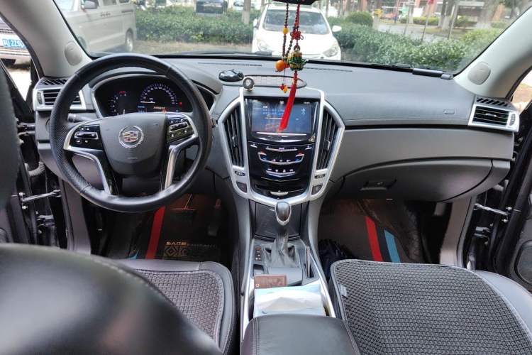 Used Cadillac SRX 2014 3.0L Comfort Model Center Console