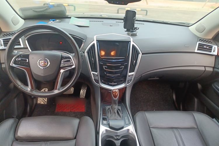 Used Cadillac SRX 2014 3.0L Elite Model Center Console