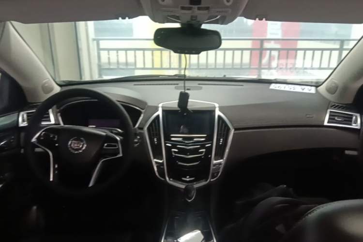 Used Cadillac SRX 2014 3.0L Comfort Model Center Console
