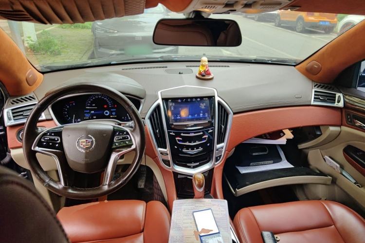 Used Cadillac SRX 2014 3.0L Elite Model Center Console