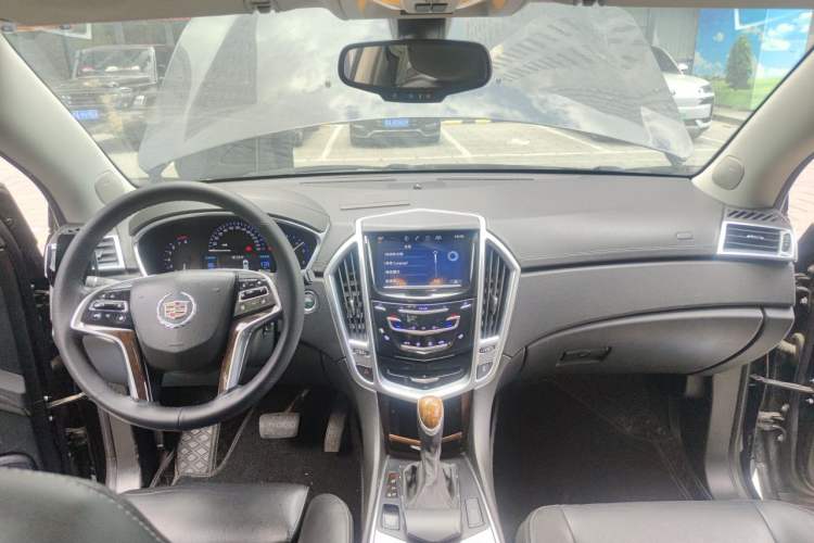 Used Cadillac SRX 2014 3.0L Elite Model Center Console