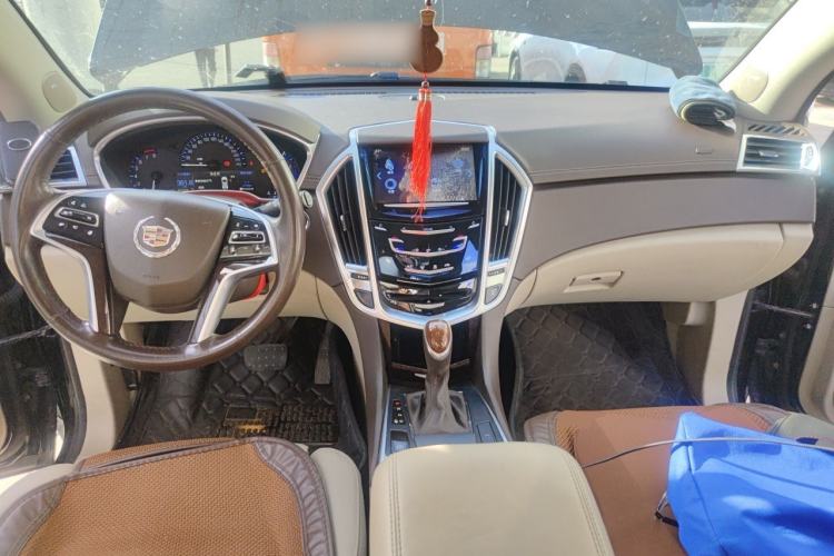Used Cadillac SRX 2014 3.0L Elite Model Center Console