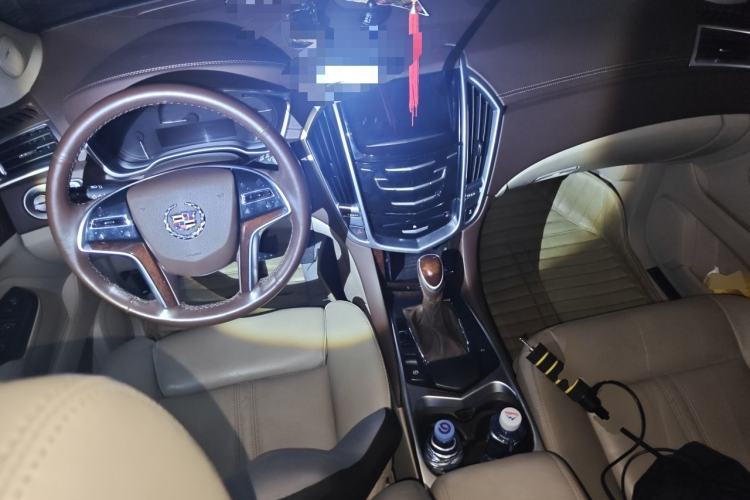Used Cadillac SRX 2014 3.0L Elite Model Center Console
