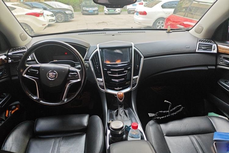 Used Cadillac SRX 2014 3.0L Luxury Model Center Console