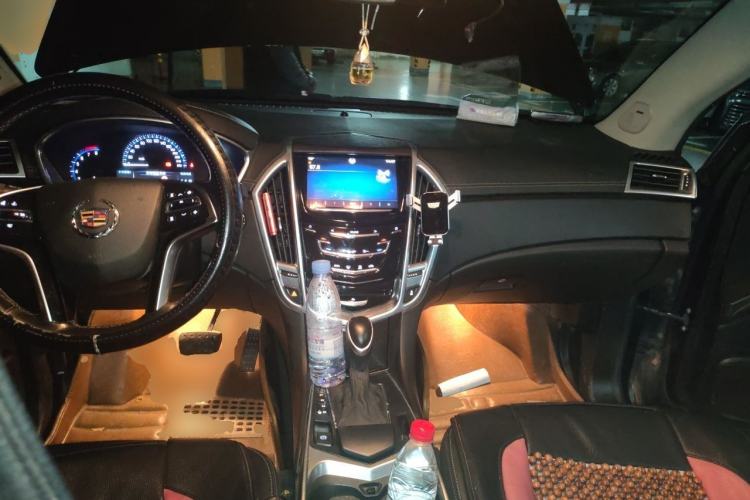 Used Cadillac SRX 2014 3.0L Comfort Model Center Console