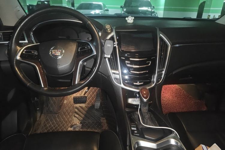 Used Cadillac SRX 2014 3.0L Elite Model Center Console