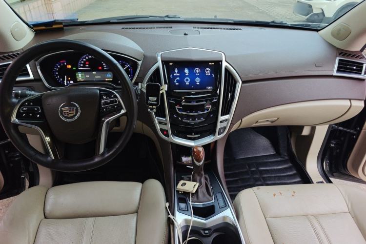 Used Cadillac SRX 2014 3.0L Elite Model Center Console