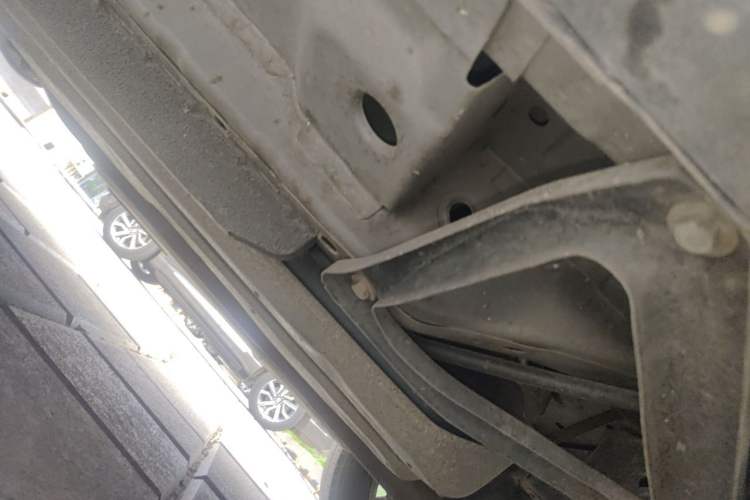 Used Cadillac SRX 2014 3.0L Elite Model Chassis Rear Left