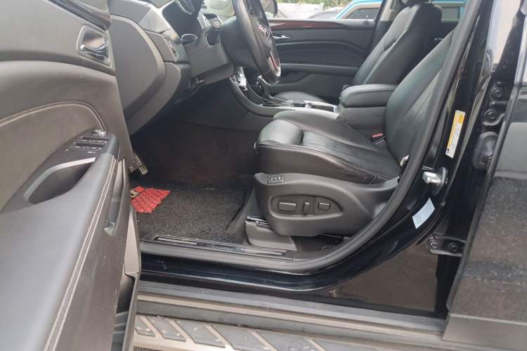 Used Cadillac SRX 2014 3.0L Elite Model Driver Seat