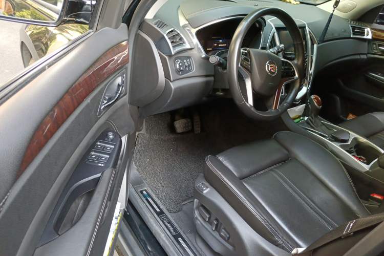 Used Cadillac SRX 2014 3.0L Elite Model Driver Seat