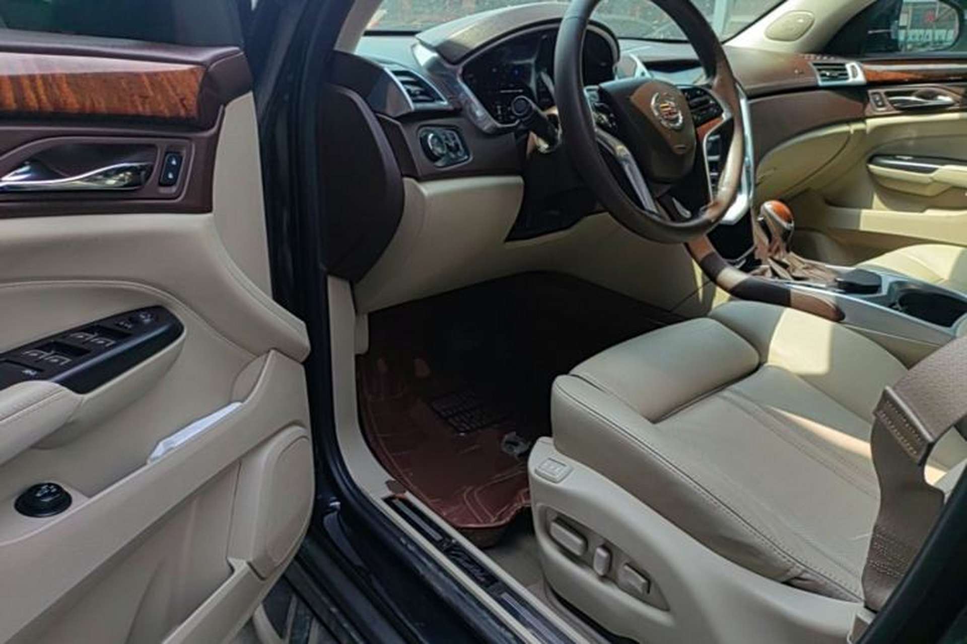 Used Cadillac SRX 2014 3.0L Elite Model Driver Seat