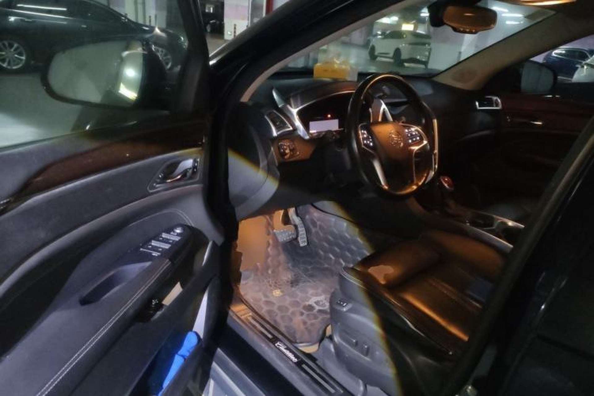 Used Cadillac SRX 2014 3.0L Elite Model Driver Seat