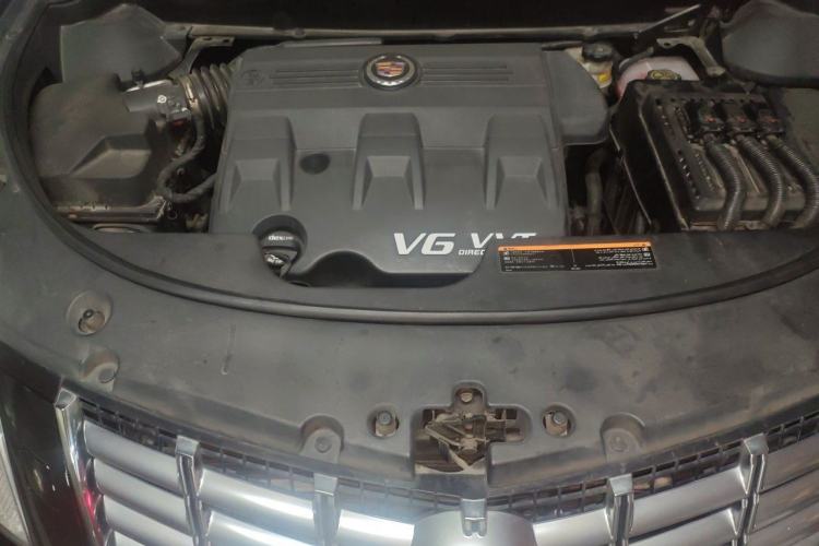 Used Cadillac SRX 2014 3.0L Elite Model Engine Bay