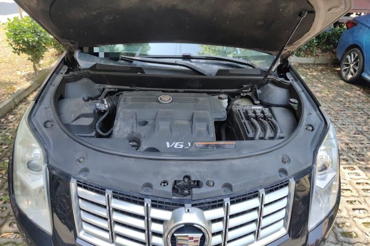 Used Cadillac SRX 2014 3.0L Comfort Model Engine Bay
