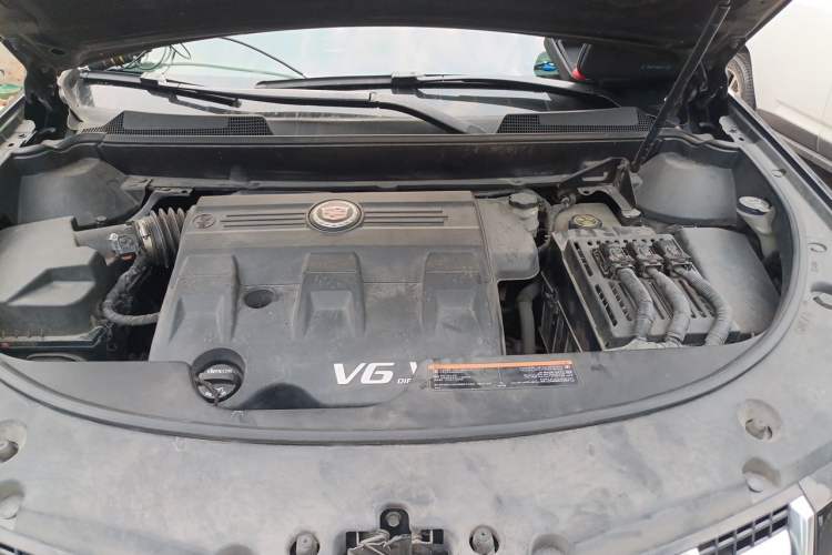 Used Cadillac SRX 2014 3.0L Elite Model Engine Bay