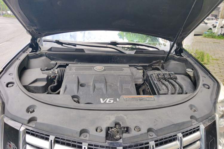 Used Cadillac SRX 2014 3.0L Elite Model Engine Bay