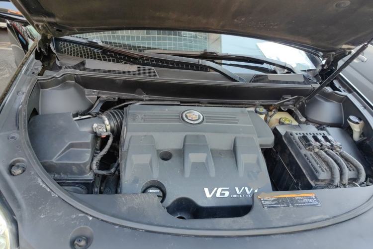 Used Cadillac SRX 2014 3.0L Comfort Model Engine Bay