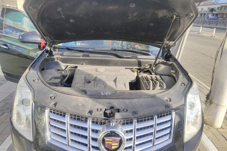 Used Cadillac SRX 2014 3.0L Elite Model Engine Bay