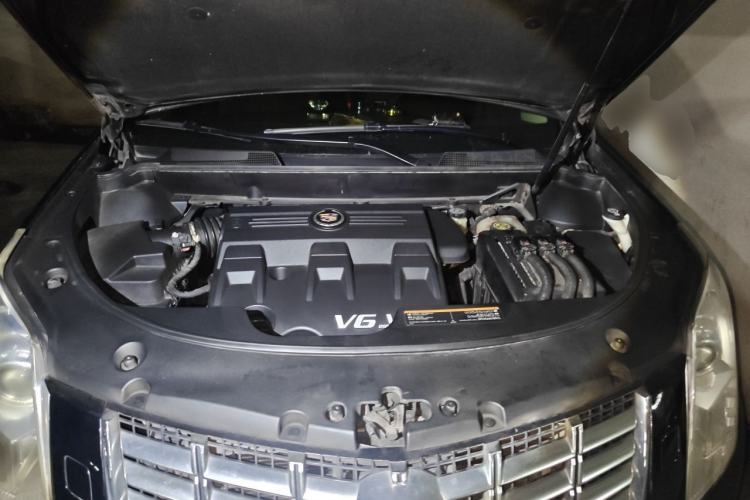 Used Cadillac SRX 2014 3.0L Elite Model Engine Bay