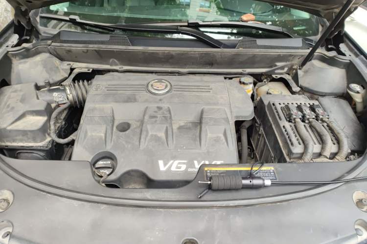 Used Cadillac SRX 2014 3.0L Comfort Model Engine Bay
