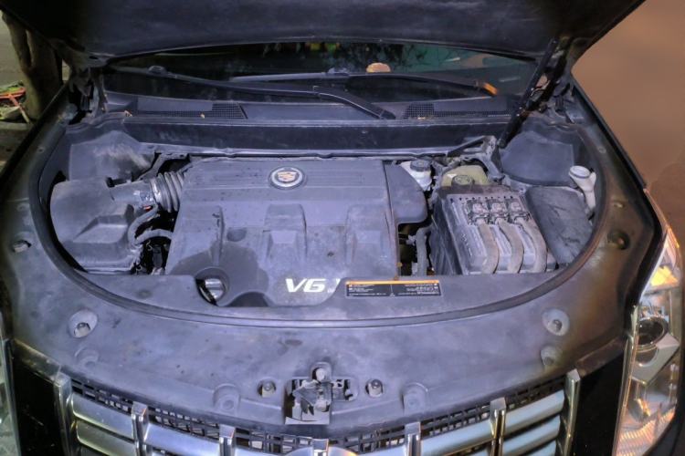 Used Cadillac SRX 2014 3.0L Comfort Model Engine Bay