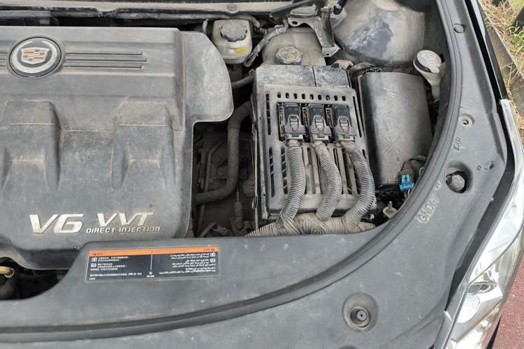 Used Cadillac SRX 2014 3.0L Comfort Model Engine Bay Left