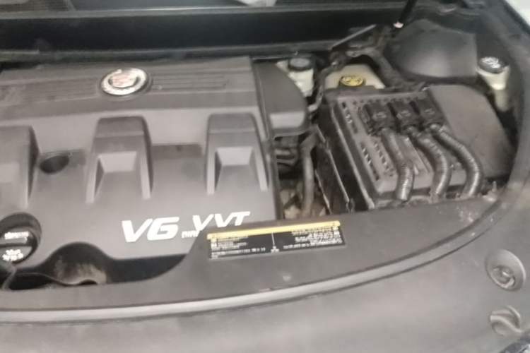 Used Cadillac SRX 2014 3.0L Comfort Model Engine Bay Left