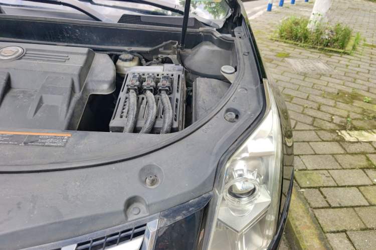 Used Cadillac SRX 2014 3.0L Elite Model Engine Bay Left