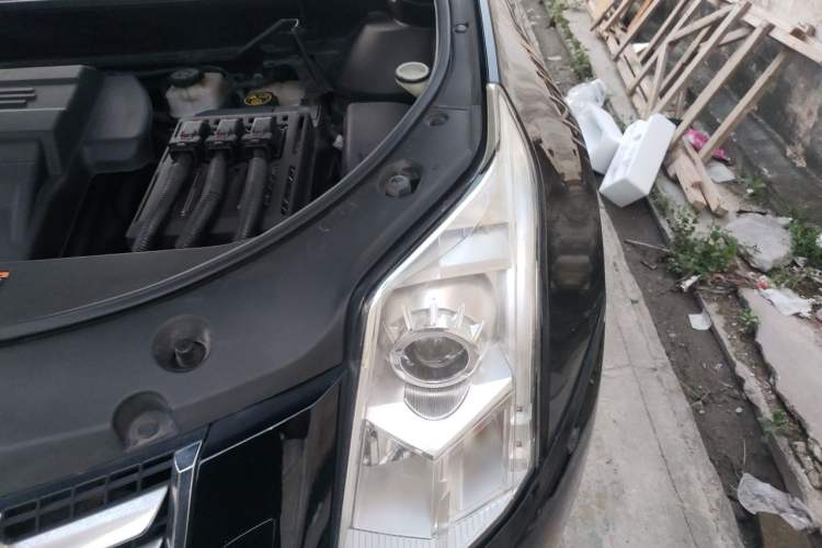 Used Cadillac SRX 2014 3.0L Elite Model Engine Bay Left