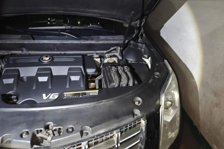 Used Cadillac SRX 2014 3.0L Elite Model Engine Bay Left