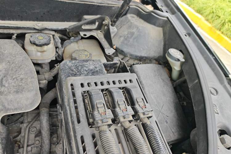 Used Cadillac SRX 2014 3.0L Elite Model Engine Bay Left