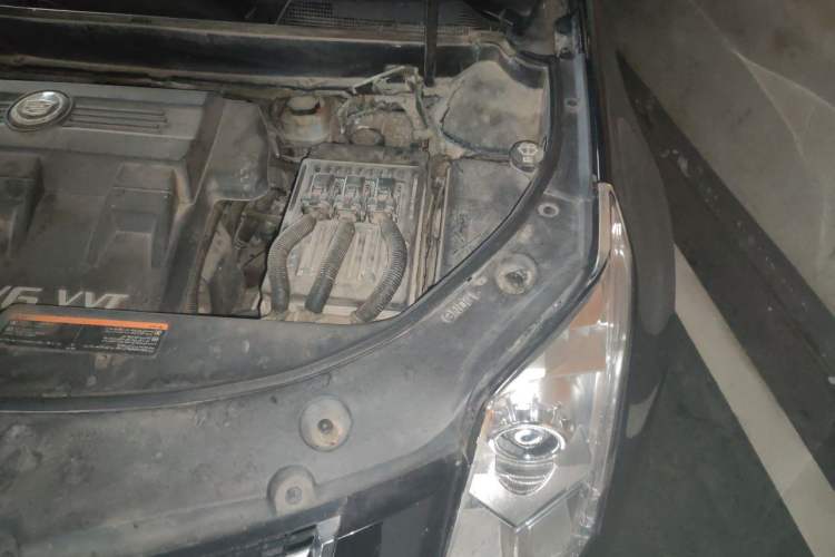 Used Cadillac SRX 2014 3.0L Comfort Model Engine Bay Left