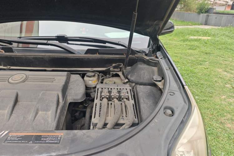 Used Cadillac SRX 2014 3.0L Elite Model Engine Bay Left