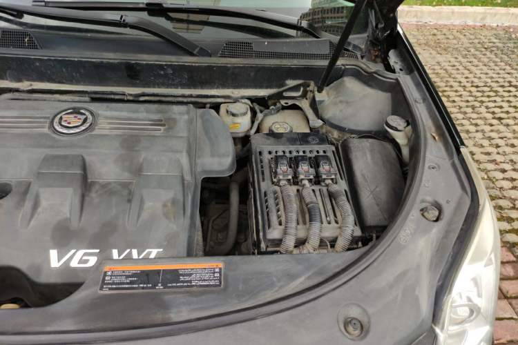 Used Cadillac SRX 2014 3.0L Comfort Model Engine Bay Left