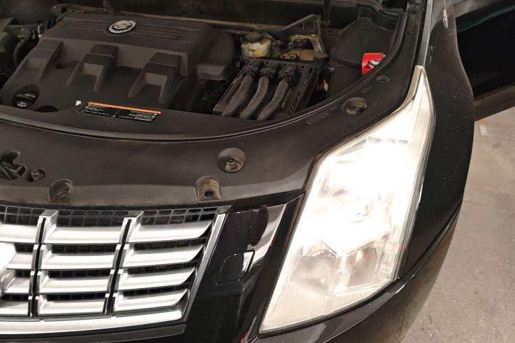 Used Cadillac SRX 2014 3.0L Elite Model Engine Bay Left
