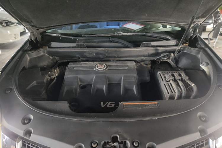 Used Cadillac SRX 2014 3.0L Elite Model Engine Bay