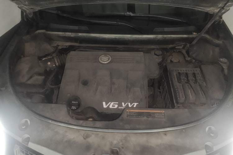 Used Cadillac SRX 2014 3.0L Elite Model Engine Bay