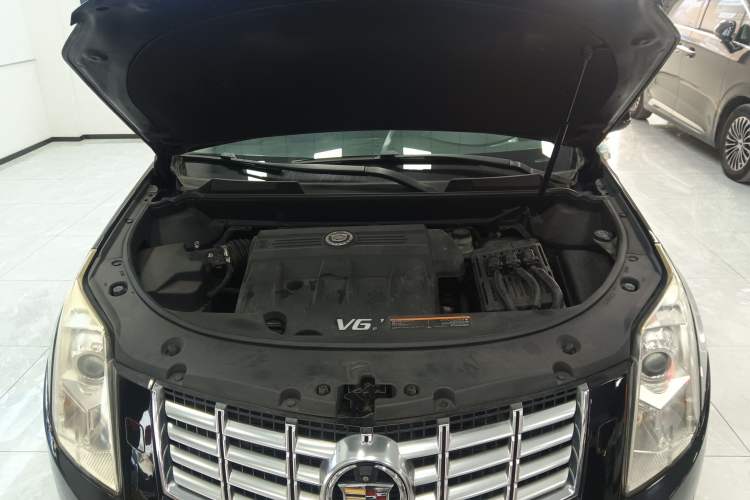 Used Cadillac SRX 2014 3.0L Comfort Model Engine Bay