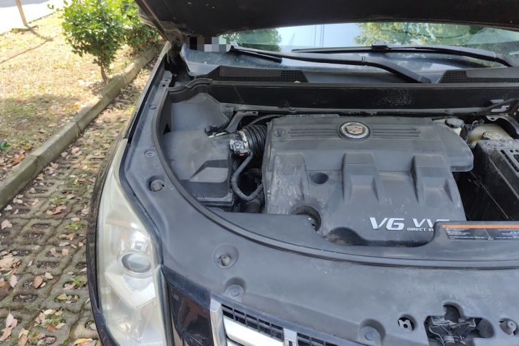 Used Cadillac SRX 2014 3.0L Comfort Model Engine Bay Right