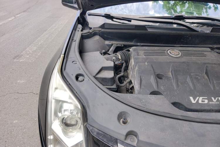 Used Cadillac SRX 2014 3.0L Elite Model Engine Bay Right
