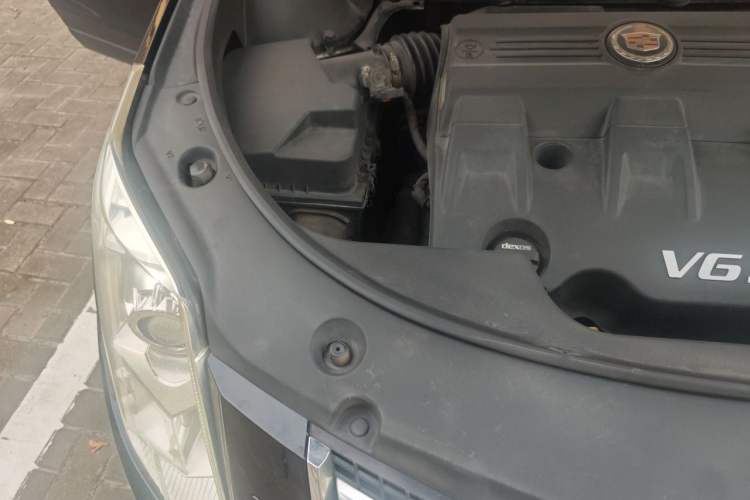 Used Cadillac SRX 2014 3.0L Elite Model Engine Bay Right