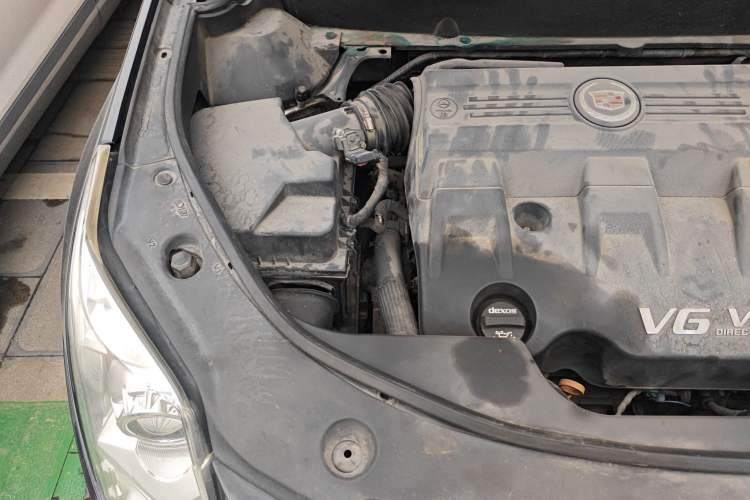Used Cadillac SRX 2014 3.0L Comfort Model Engine Bay Right