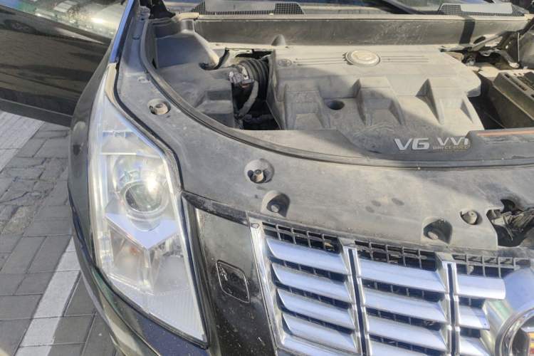 Used Cadillac SRX 2014 3.0L Elite Model Engine Bay Right