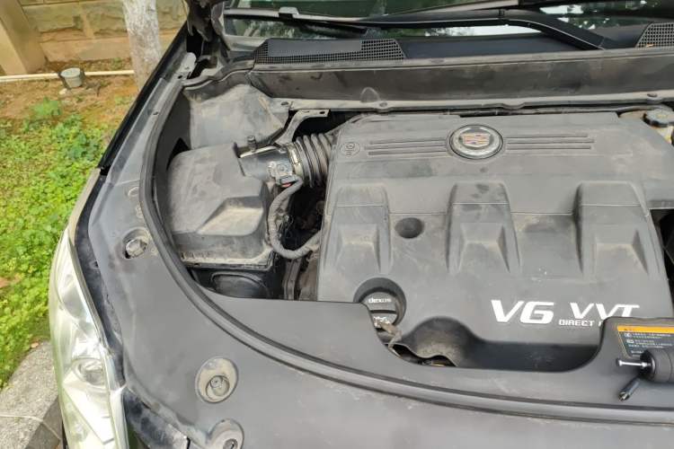 Used Cadillac SRX 2014 3.0L Comfort Model Engine Bay Right