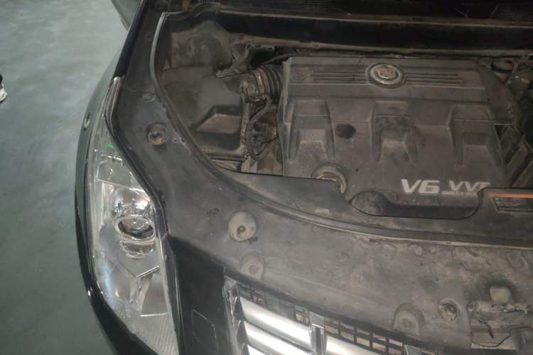 Used Cadillac SRX 2014 3.0L Comfort Model Engine Bay Right