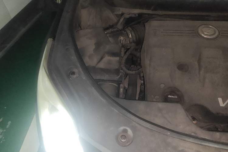 Used Cadillac SRX 2014 3.0L Elite Model Engine Bay Right